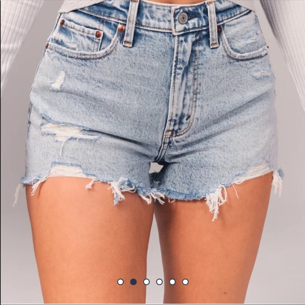 Abercrombie & Fitch High Rise Mom Shorts in Light Ripped Wash